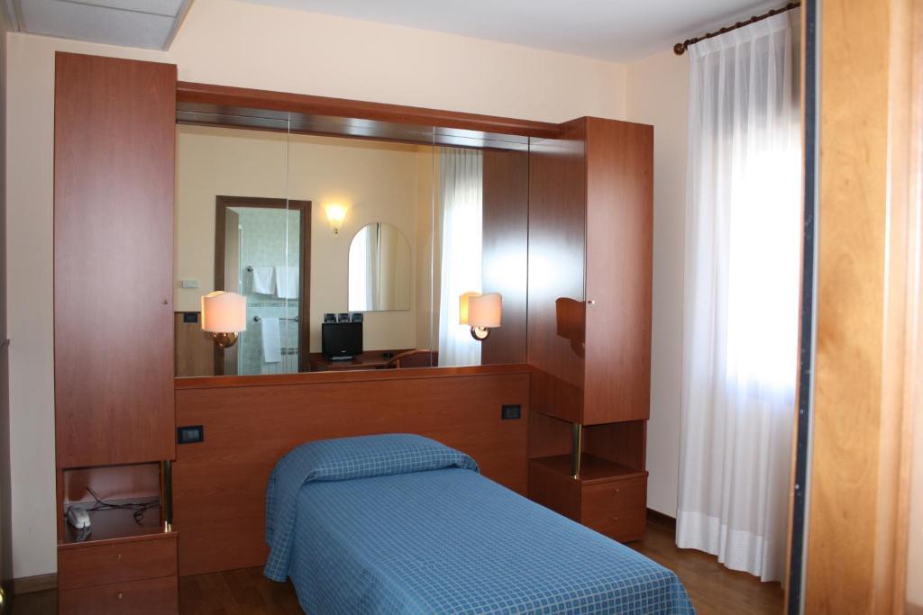 Hotel Belfiore Salzano Δωμάτιο φωτογραφία